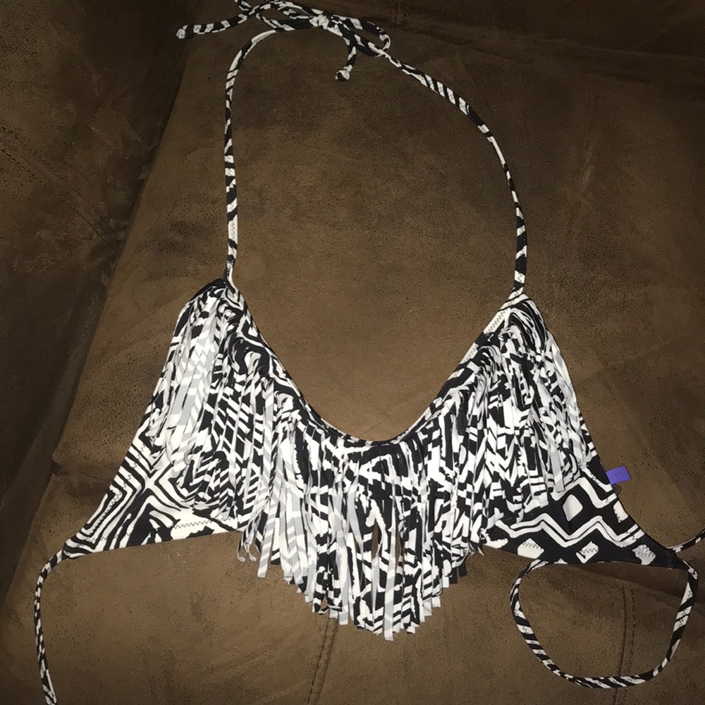 Juniors black and white Aztec patterned bikini top